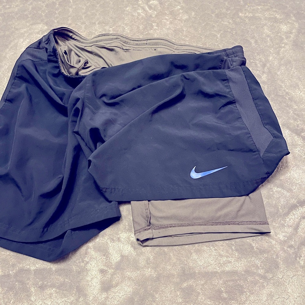 Vintage Navy blue Nike shorts with lining